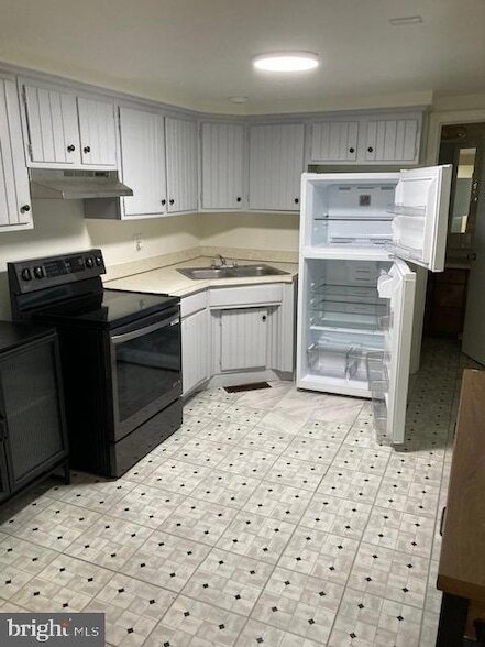 Photo - 215 Elder St