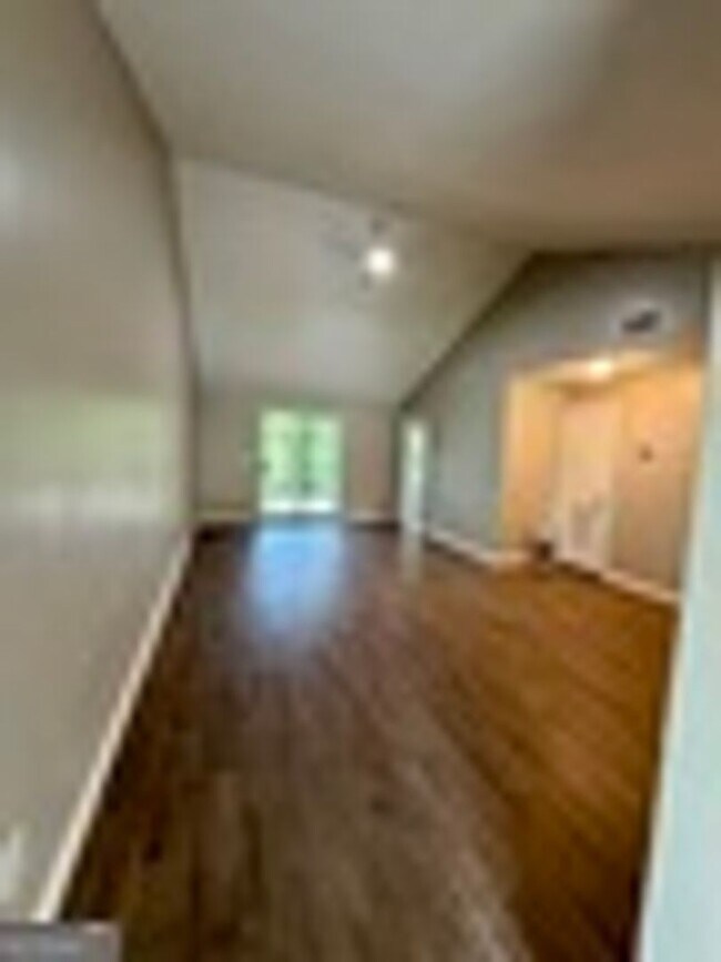 438/440 Admirals Walk Dr