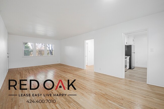 Building Photo - 2247 Merton Ave Unit 6