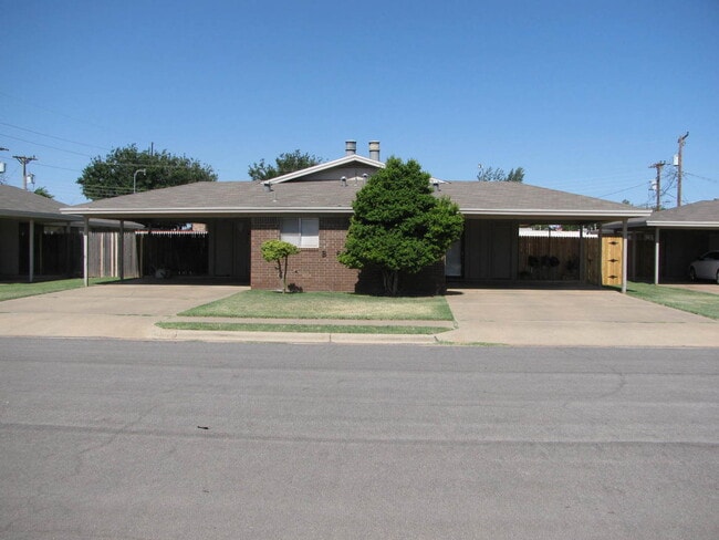 Building Photo - 6914fre Unit A