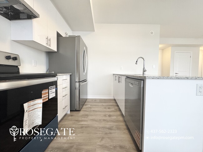 Photo - Beautiful 3-Bedroom Townhouse with Garage, Driveway Parking & Private Outdoor Space in Caledon