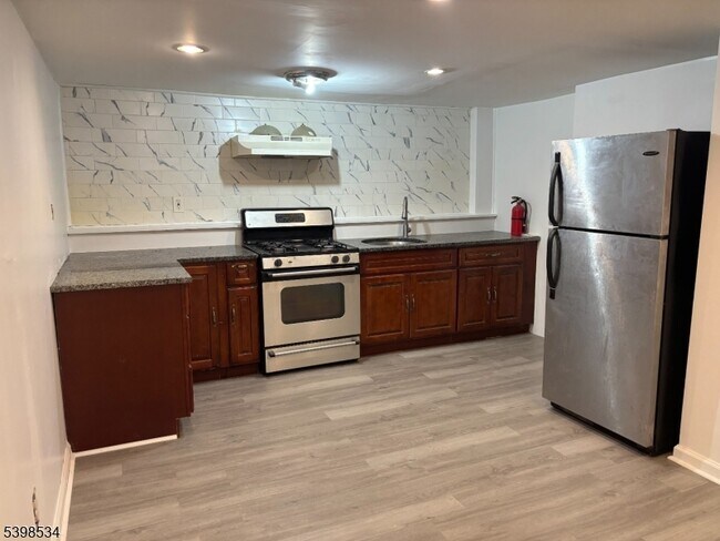 Photo - 540 Marshall St