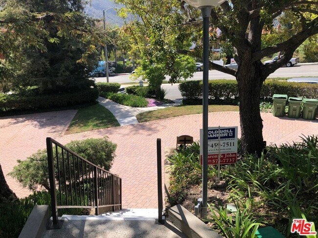 Photo - 1588 Palisades Dr