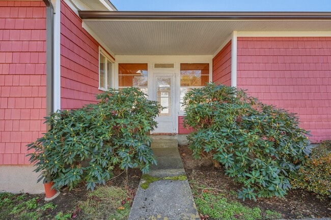 Photo - 67 Barclay Dr