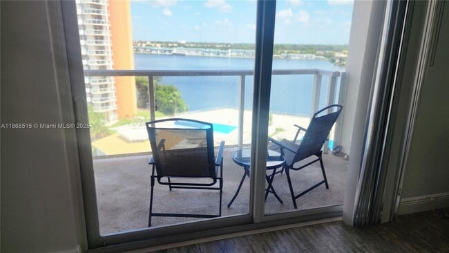Building Photo - 1351 NE Miami Gardens Dr Unit 922E Rental