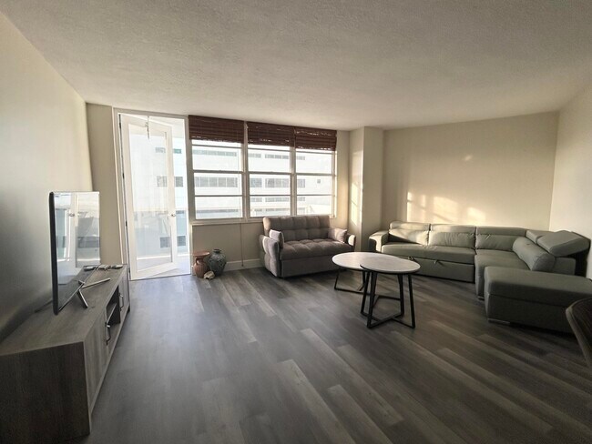 Photo - 3725 S Ocean Dr Unit 721