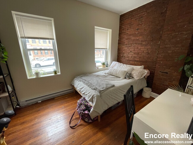 Photo - 892 Huntington Ave Unidad 3