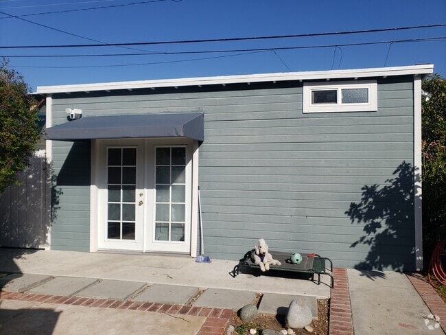 Building Photo - 5325 W 120th St Rental