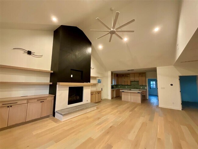 Photo - 1708 Carter St
