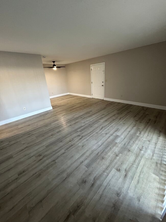 Building Photo - 101 Bent Tree Dr Unit 25