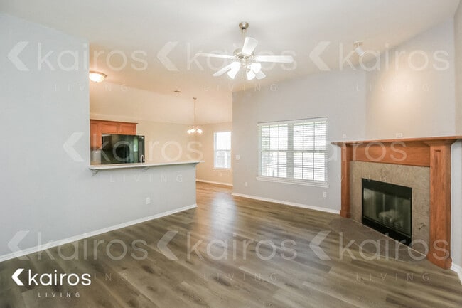 Photo - 4416 Applegate Dr