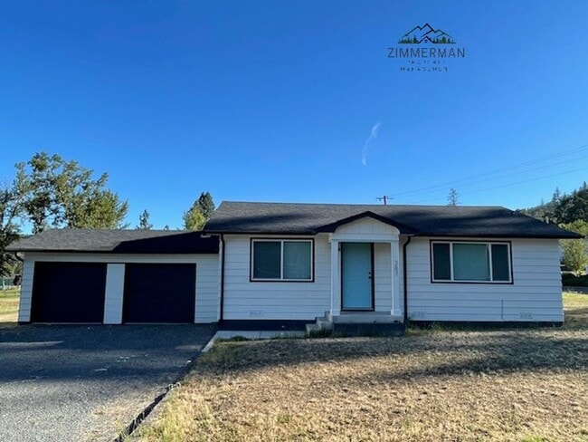 Building Photo - UPDATED 2 Bedroom, 1 Bathroom Home in Lowell