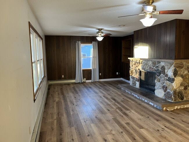 Photo - 120 Railroad St