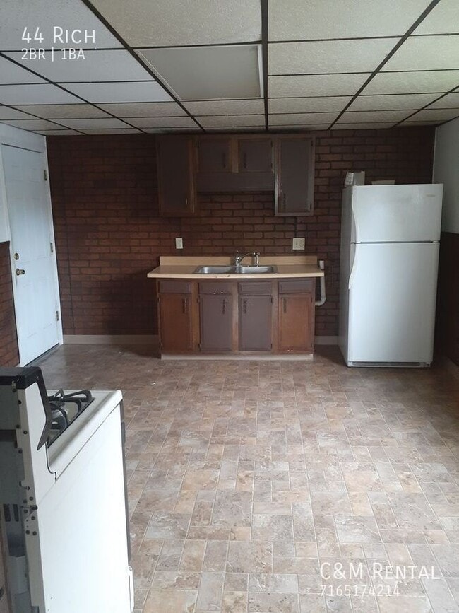 Building Photo - 44 Rich-