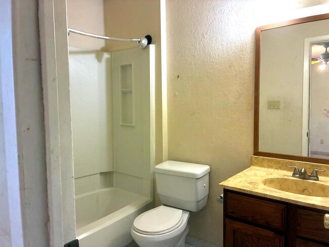 Photo - 902 Sirocco Dr