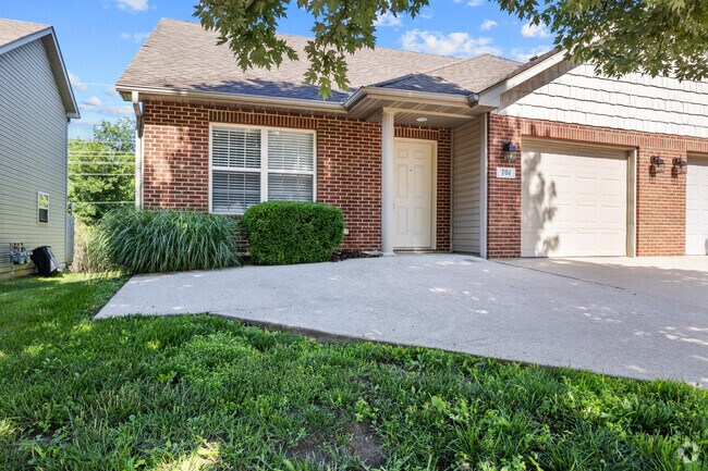 Building Photo - 701 Glenstone Dr Rental