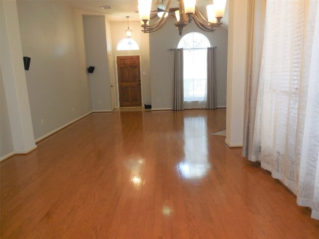 Photo - 10523 N Newpark Dr