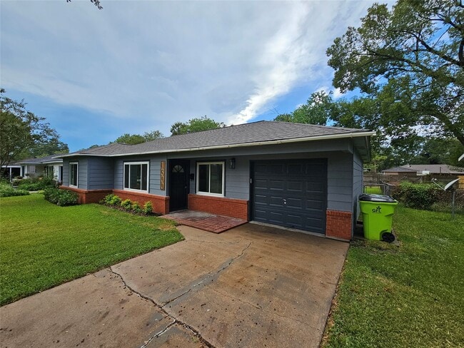 Photo - 1300 Lawrence St