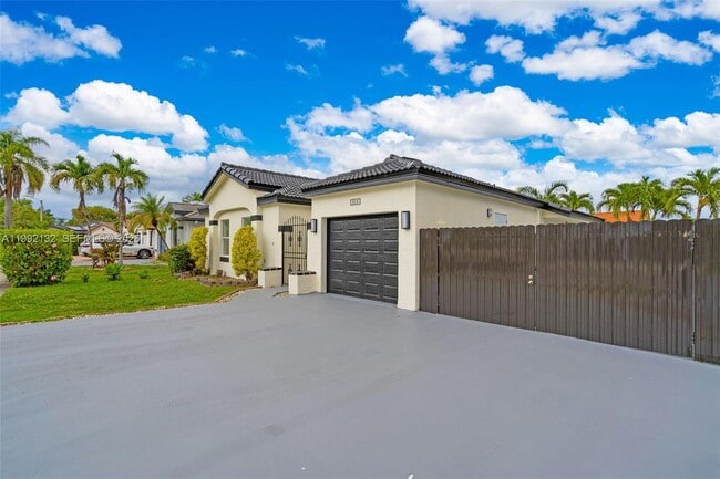 Photo - 803 NW 133rd Ct