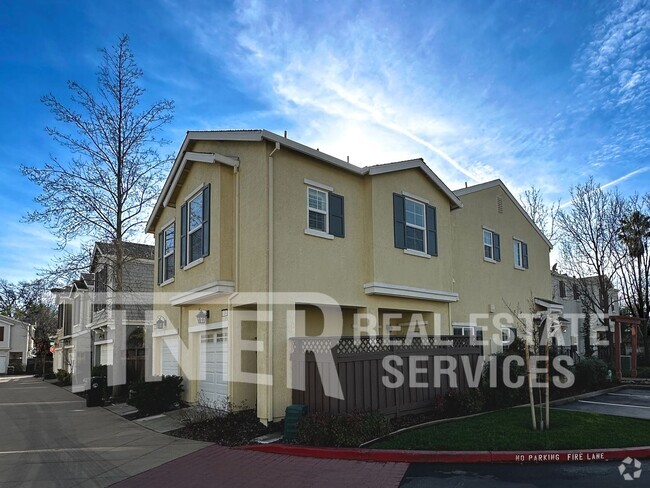 Building Photo - Modern Home in Great Citrus Heights Locati...