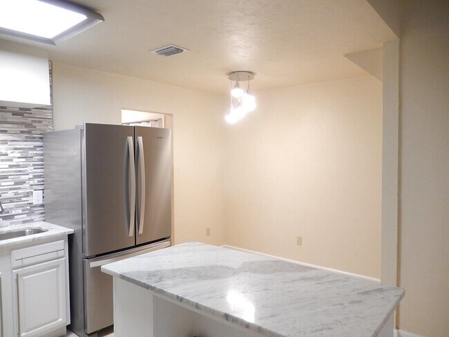 Photo - 932 S Lipona Rd