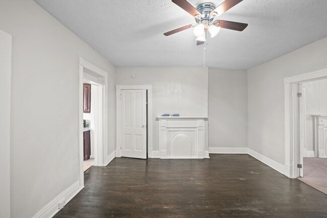 Photo - 3053 Brereton St