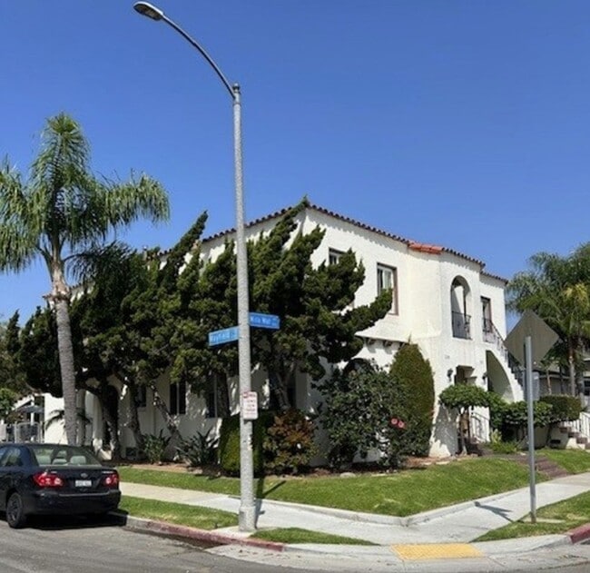 Photo - 1059 Mira Mar Ave.