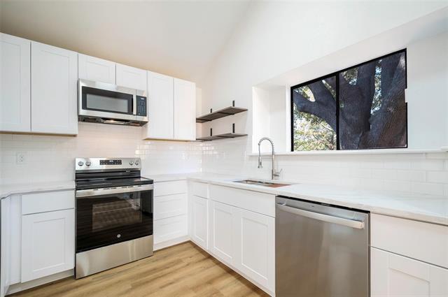 Photo - 918 S Old Orchard Ln