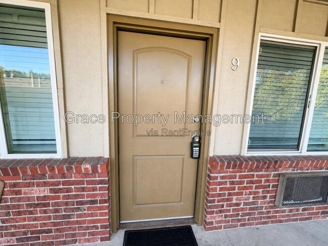 Photo - 1062 Josephine St Unit Apt 9