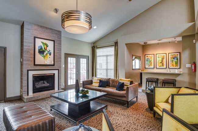 Salón del club - Cascades Overlook