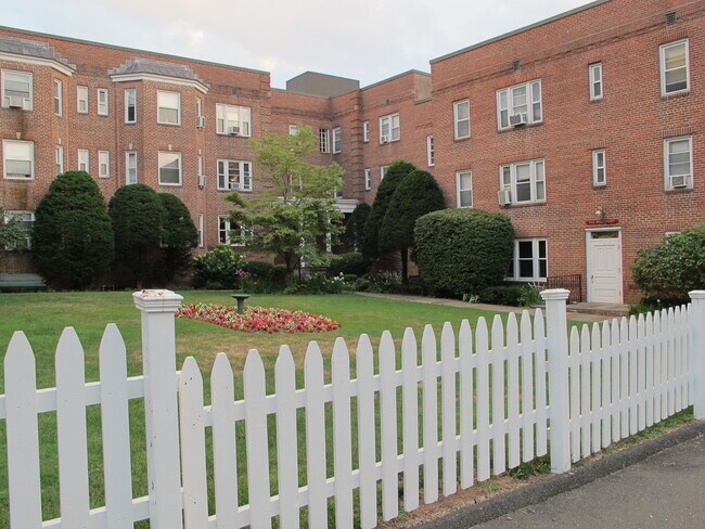 Photo - 70 Strawberry Hill Ave Unit 5-2c