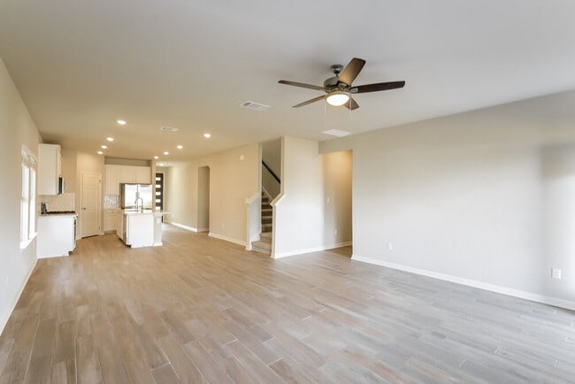 Photo - 1417 Arcadian Lily