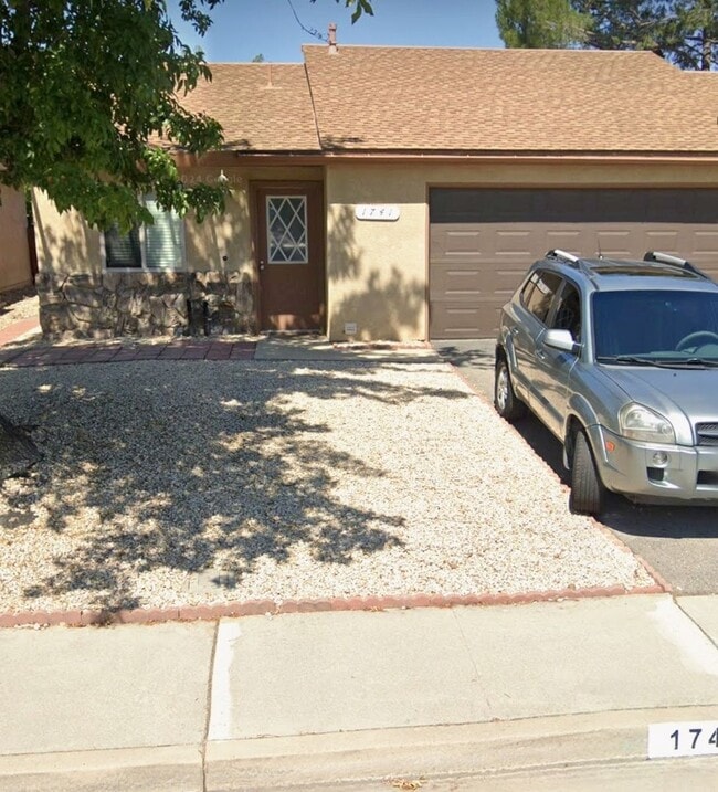 Building Photo - 2-bedroom 2 bath home with garage 55+commu...