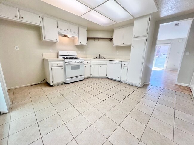 Photo - 114 20th St Unidad 114 20th St  B