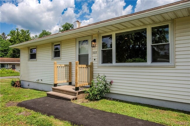 Photo - 222 Wilber St