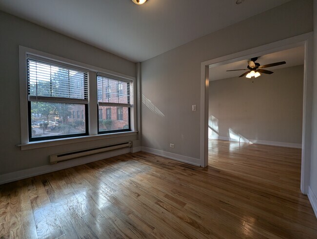 Photo - 628 W Cornelia Ave Unit 2e