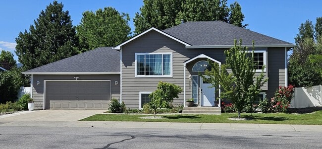 Photo - 1902 N Rio Grande Ln House