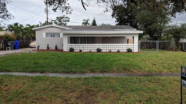 Photo - 6461 Evans St