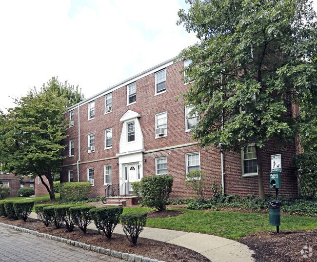 Village Manor Apartments For Rent in Nutley, NJ