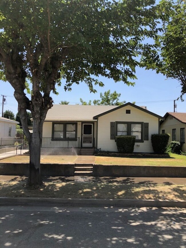 Charming North Bakersfield home! - Charming North Bakersfield home!