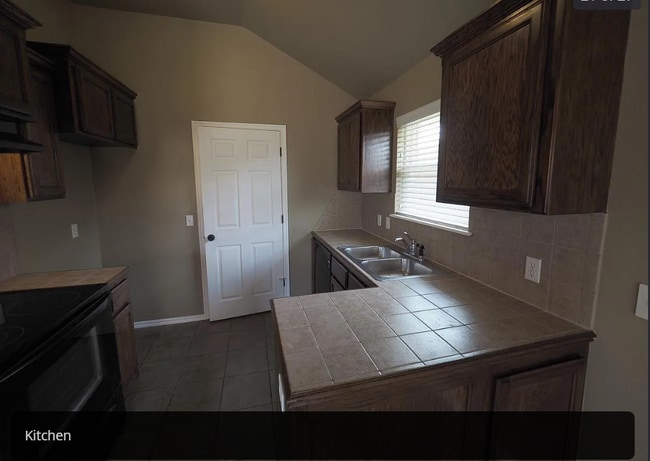 Photo - 233 Tecumseh Meadows Dr