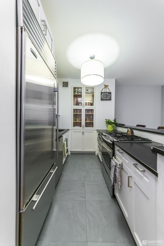 Photo - 327 E 47th St Unit 8C