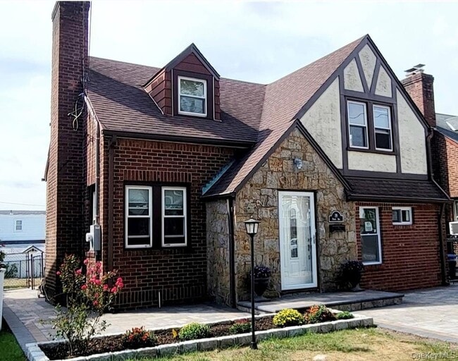 Building Photo - 19 Poppy Ave