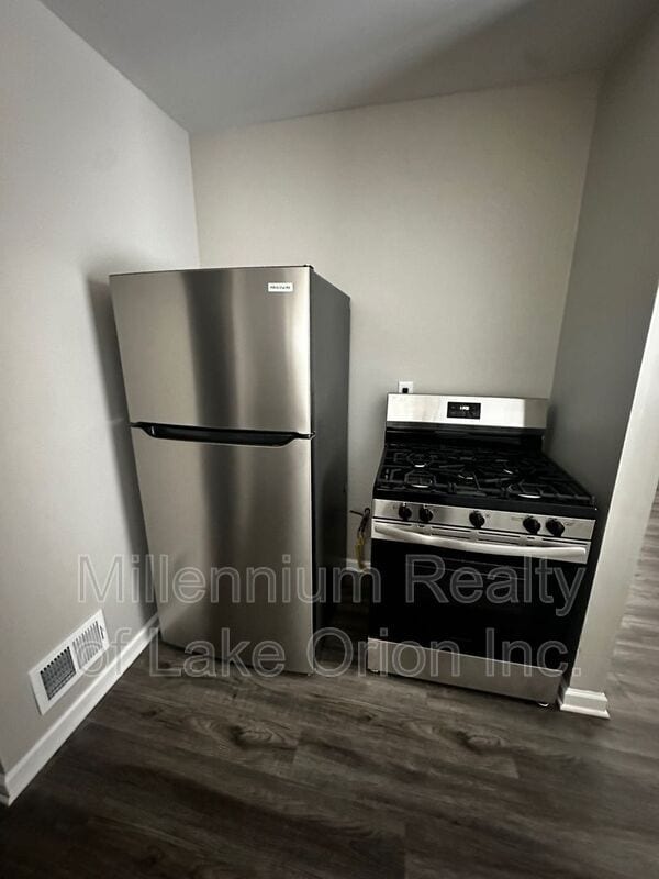 Photo - 61 E New York Ave