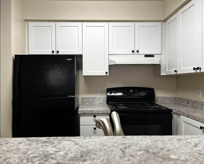 Photo - Lee Court