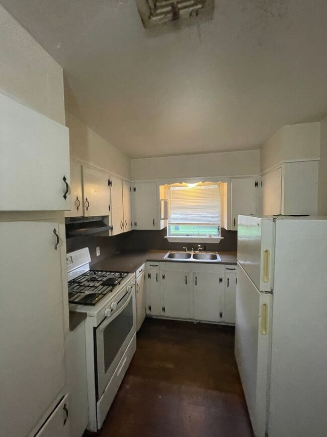 Photo - 2601 Thayer St