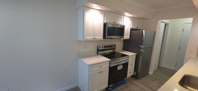125 Warner Hill Rd Unit 100
