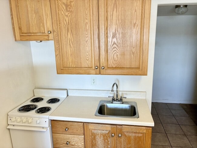 Building Photo - 1675 S State St Rental