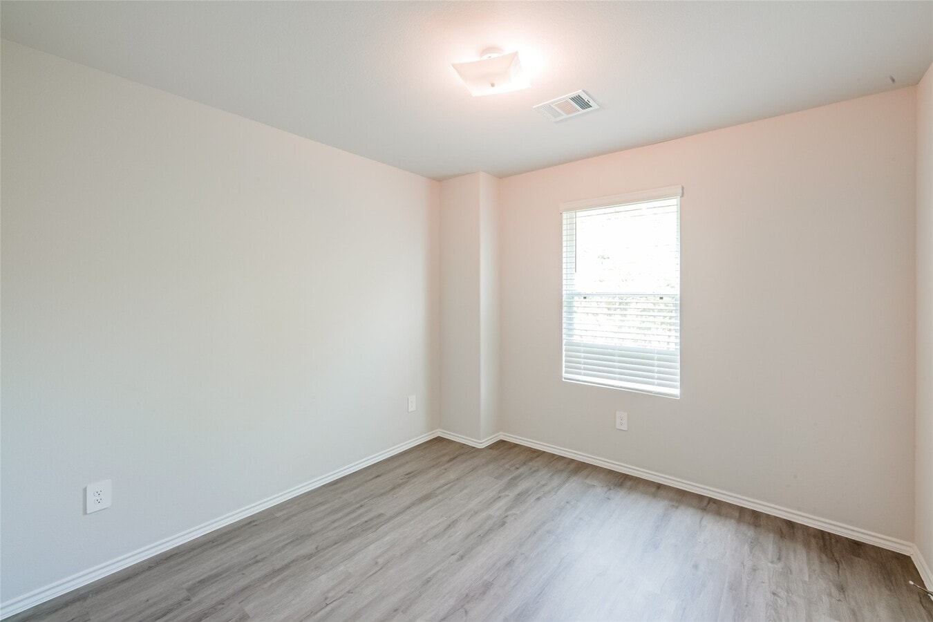 Photo - 21618 Mamba Wy