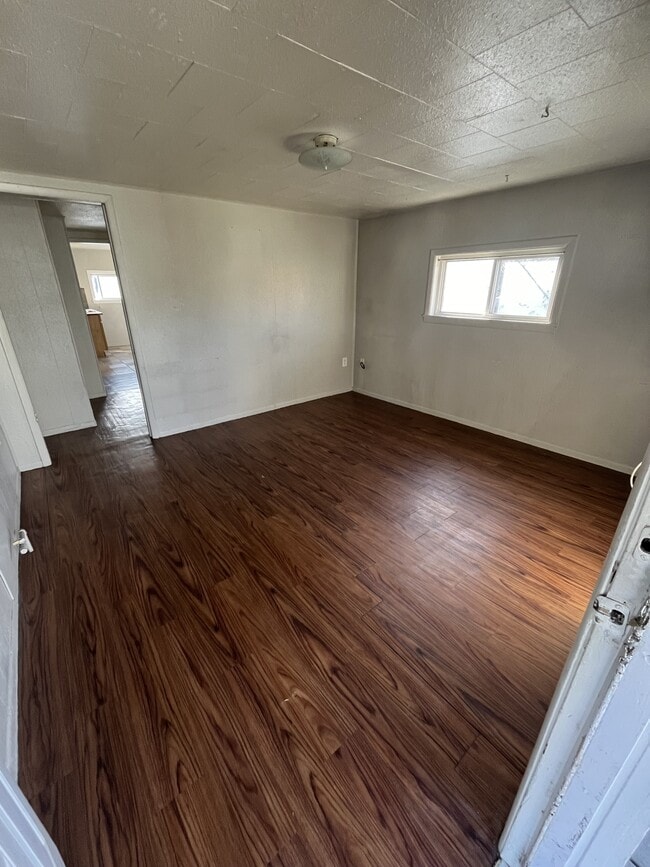 Photo - 531 W 9th St